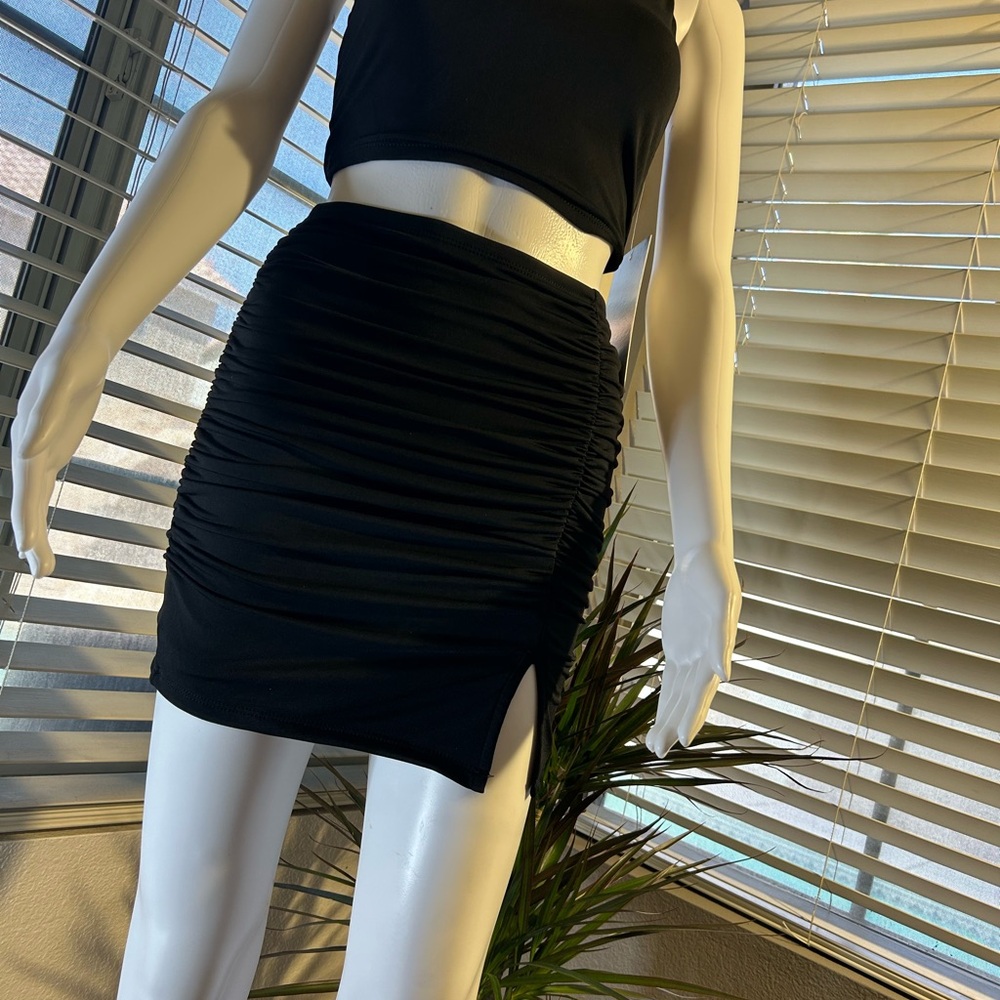 Elegant Black Ruched Skirt